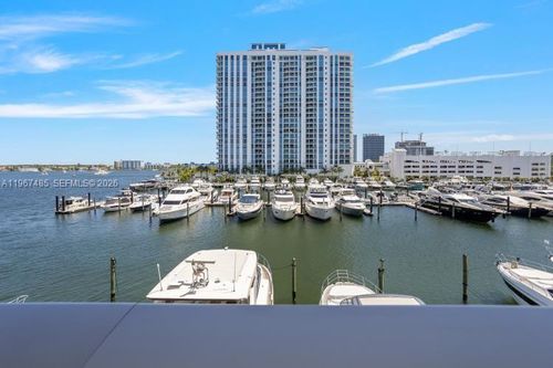 apt-305-17301 Biscayne Blvd, Aventura, FL, 33160-4896 | Card Image