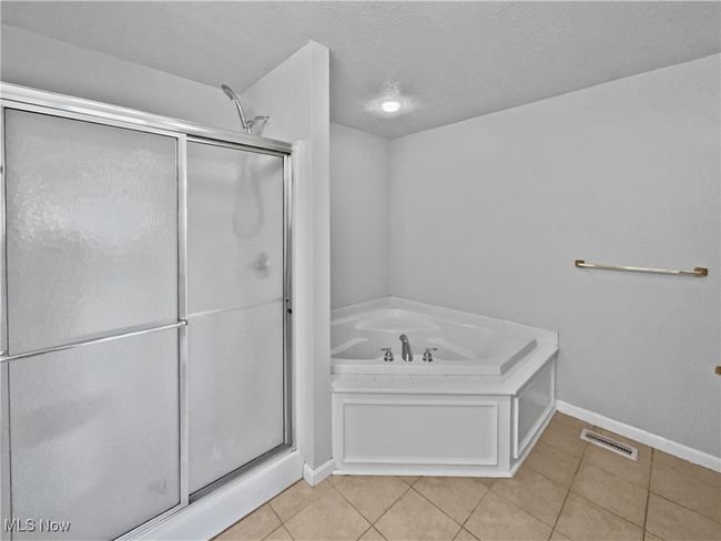 13 Whitaker Cv, Condo with 2 bedrooms, 2 bathrooms and null parking in Avon Lake OH | Image 12