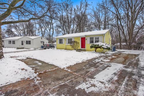 11 Metroview Ct, Ann Arbor, MI, 48108-2533 | Card Image