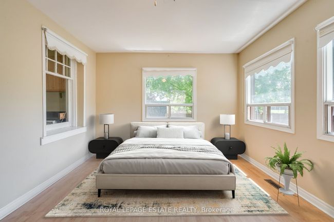 54 Kenilworth Ave, House attached with 3 bedrooms, 3 bathrooms and 2 parking in Toronto ON | Image 9