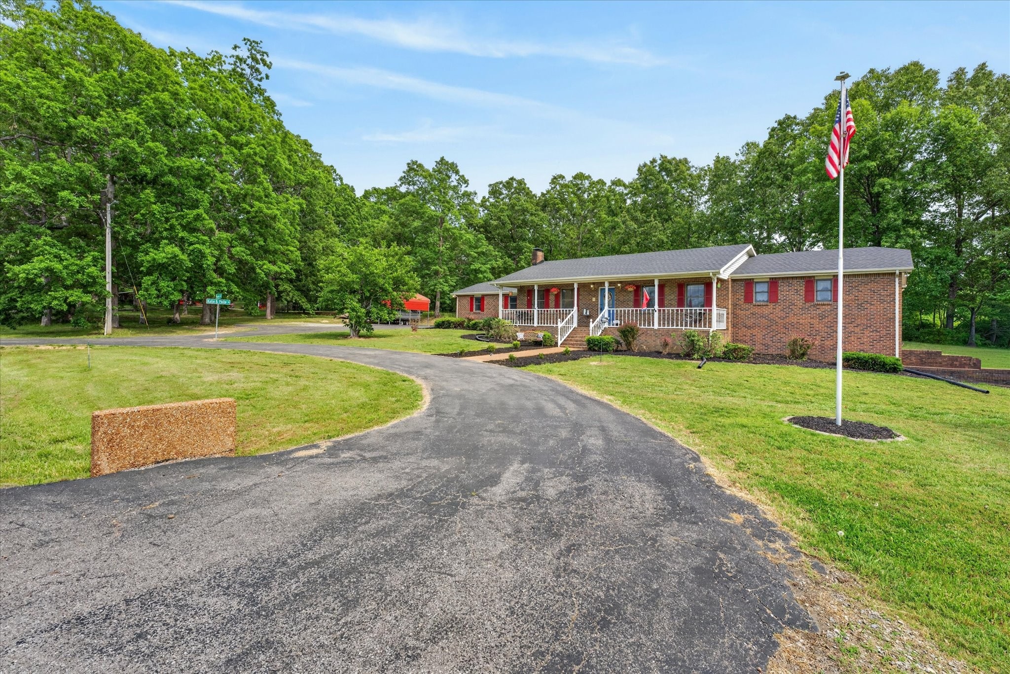 Residential in Tennessee Ridge 4