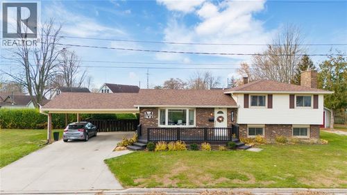 671 Nelson St, Wallaceburg, ON, N8A4H5 | Card Image