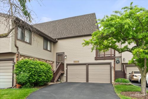 3S412 Twin Pines Dr, Warrenville, IL, 60555-2679 | Card Image