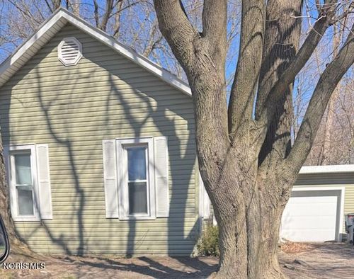 420 Sand Ridge Rd, Bowling Green, OH, 43402-3749 | Card Image