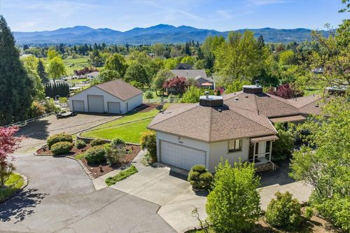 2340 Hillside Dr, Central Point, OR, 97502-1309 | Card Image