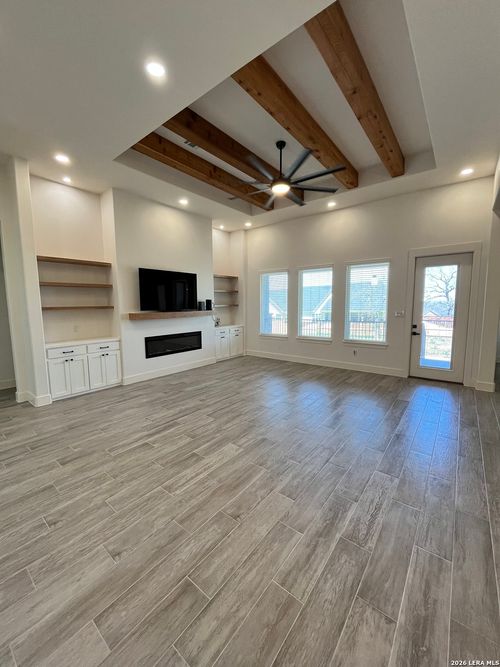 105 Ash Pkwy, La Vernia, TX, 78121-0169 | Card Image