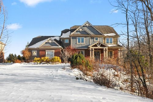 451 Oak Arbor Cir E, Oakland Twp, MI, 48306-1775 | Card Image