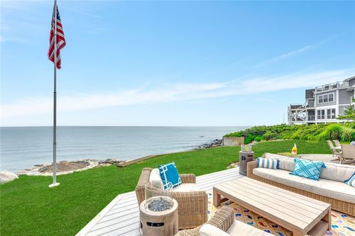 10 Calef Ave, Narragansett, RI, 02882-6215 | Card Image