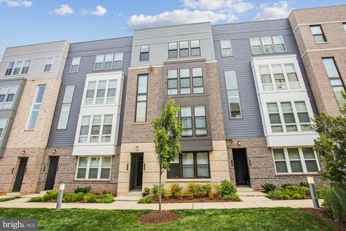 30-13411 Launders St, HERNDON, VA, 20171-5511 | Card Image