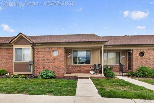 17207 Kingsbrooke Dr, Clinton Township, MI, 48038-3728 | Card Image