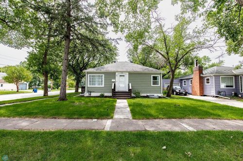 1337 4th Ave S, Moorhead, MN, 56560-2971 | Card Image