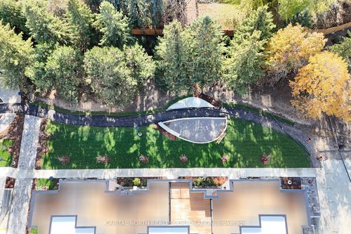 8-26 Lytham Green Cir, Newmarket, ON, L3Y0C7 | Card Image