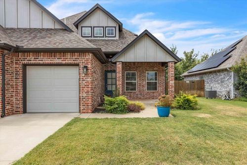 10713 Wild Horse Creek Dr, Yukon, OK, 73099-8437 | Card Image