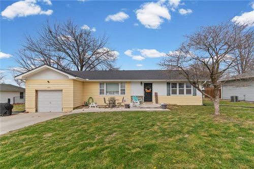 204 First St, Richmond, MO, 64085-2318 | Card Image