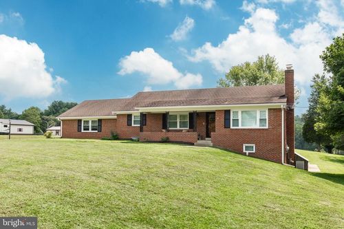 18017 Muncaster Rd, DERWOOD, MD, 20855-1330 | Card Image