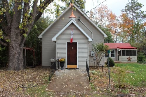 4 Dickson St, Kinmount, ON, K0M2A0 | Card Image