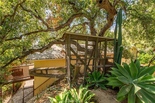 23329 Raymond St, House other with 3 bedrooms, 3 bathrooms and null parking in Chatsworth CA | Image 16