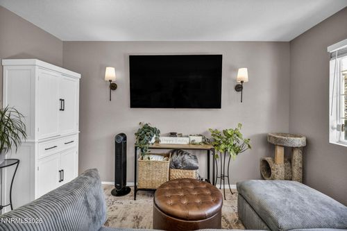 102-5650 El Paseo Dr, Sparks, NV, 89436-5307 | Card Image