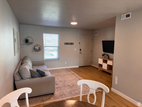 a203-675 S 100 W, Springville, UT, 84663-1838 | Card Image
