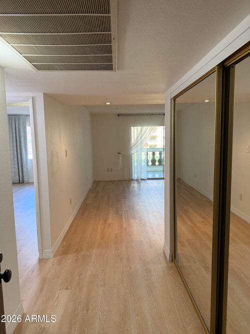 212-7950 E Camelback Road, Scottsdale, AZ, 85251 | Card Image