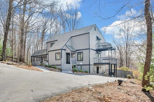 6878 Mount Chestnut Rd, Roanoke, VA, 24018-8113 | Card Image