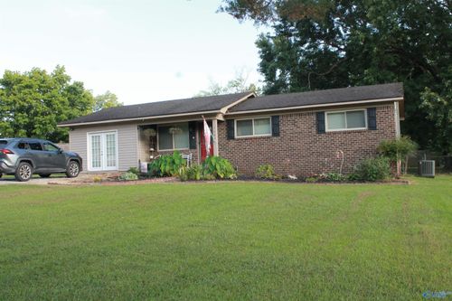 1604 Woodmont St Sw, Hartselle, AL, 35640-6339 | Card Image