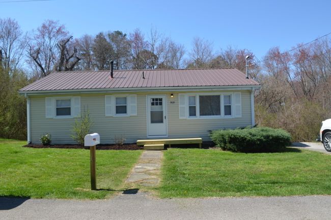 909 Bullock Drive, House other with 3 bedrooms, 1 bathrooms and null parking in London KY | Image 2