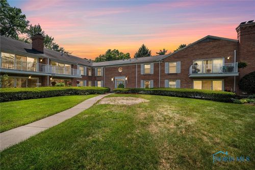 unit-118-5679 Monroe St, Sylvania, OH, 43560-2708 | Card Image
