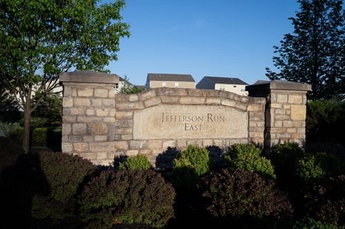 8649 Conestoga Valley Dr, Blacklick, OH, 43004-7200 | Card Image