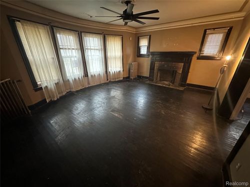 2660 Webb St, Detroit, MI, 48206-1402 | Card Image