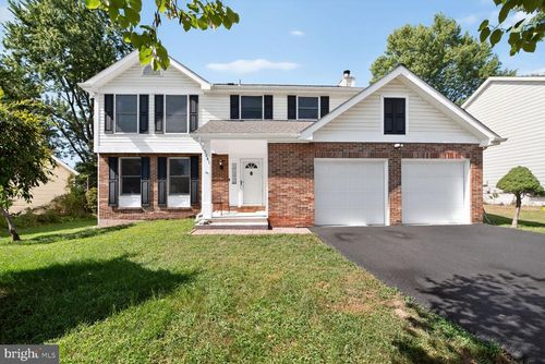 3841 Beech Down Dr, CHANTILLY, VA, 20151-3348 | Card Image