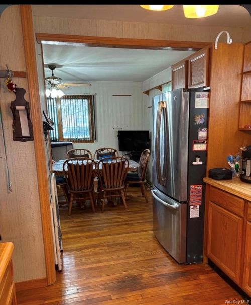 33 Lakewood Ave, Ronkonkoma, NY, 11779-5618 | Card Image