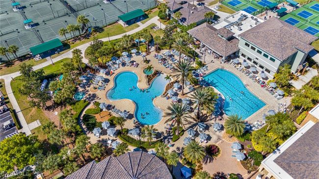 2 outdoor pools and restaurant plus one indoor pool | Image 45