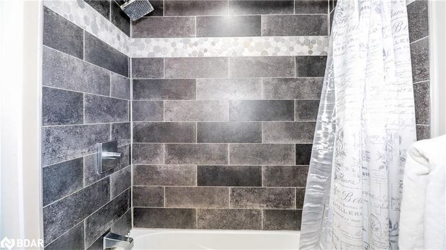 51 Christie Cres, House other with 4 bedrooms, 2 bathrooms and 5 parking in Barrie ON | Image 25