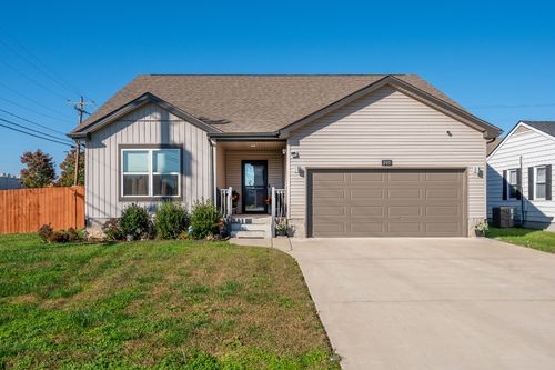 201 Burch Rd, Clarksville, TN, 37042-7228 | Card Image