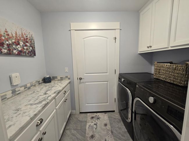 260 Laundry | Image 19