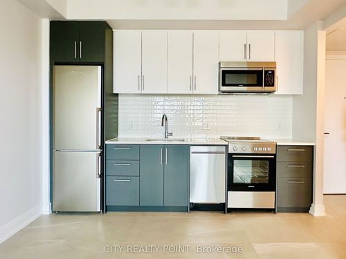 1010-2525 Bathurst St, Toronto, ON, M6B2Y9 | Card Image