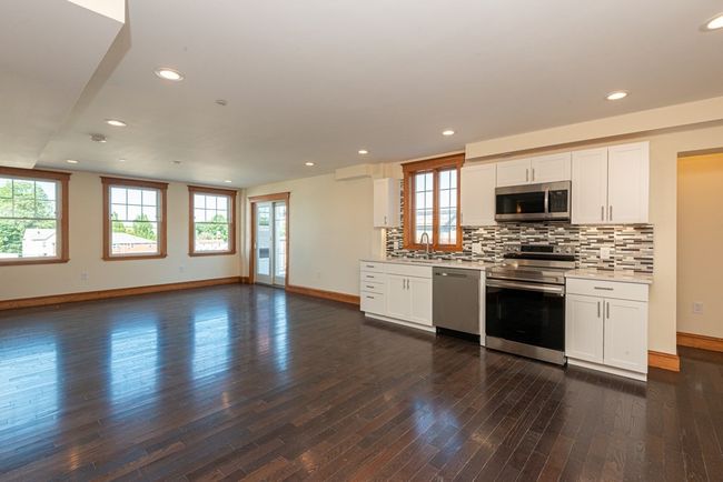 2 - 44 Maple St, Condo with 1 bedrooms, 1 bathrooms and null parking in Danvers MA | Image 8