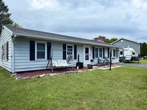 20 Chenango Rd, Plattsburgh, NY, 12901-1107 | Card Image