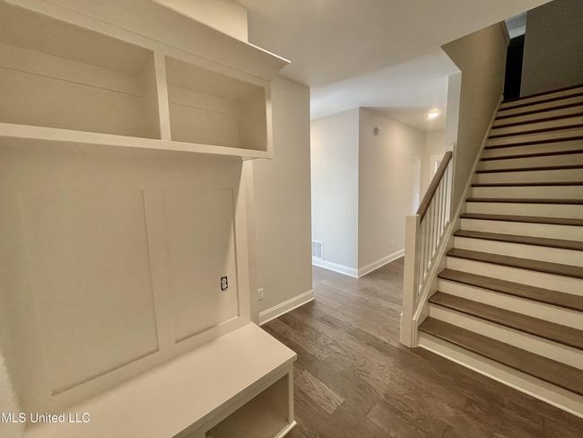 Mudroom Area | Image 13