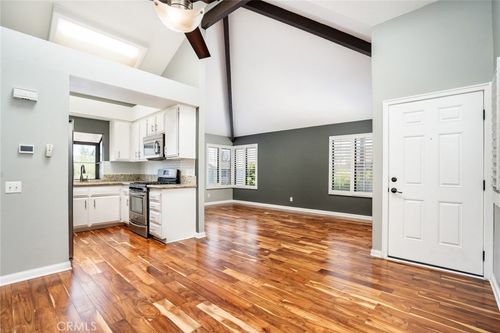 204-4862 Tiara Dr, Huntington Beach, CA, 92649-4395 | Card Image