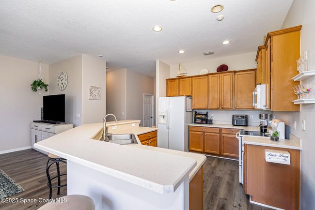 1166 Morgan Cir Ne, House other with 3 bedrooms, 2 bathrooms and null parking in Palm Bay FL | Image 9