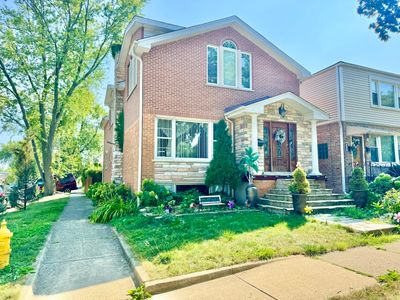 6503 W Sunnyside Avenue, House other with 4 bedrooms, 4 bathrooms and 2 parking in Harwood Heights IL | Image 1