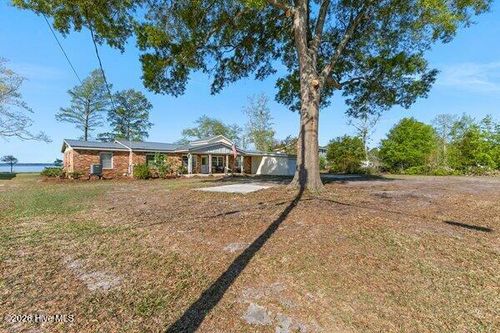 1922 Bella Coola Rd, Lake Waccamaw, NC, 28450-9544 | Card Image