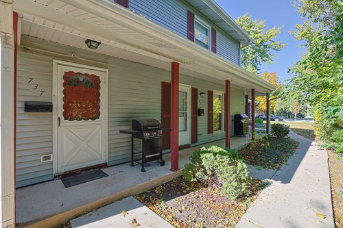 737 Wellington Ave, Elk Grove Village, IL, 60007-3301 | Card Image