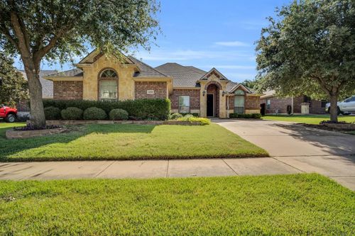 8209 Holly Hock Dr, Arlington, TX, 76001-2918 | Card Image