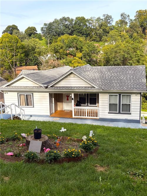 b-61 Pointview Rd, Brentwood, PA, 15227-3144 | Card Image