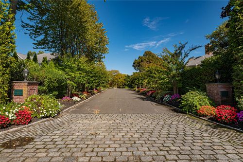 2 True Harbour Way, West Islip, NY, 11795-5147 | Card Image