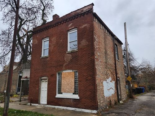 325 E 68th St, Chicago, IL, 60637-4026 | Card Image