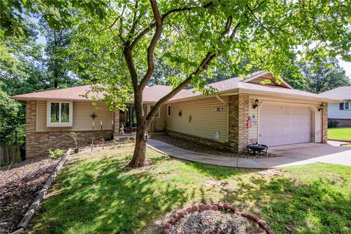 8 Ashton Lane, Bella Vista, AR, 72715 | Card Image